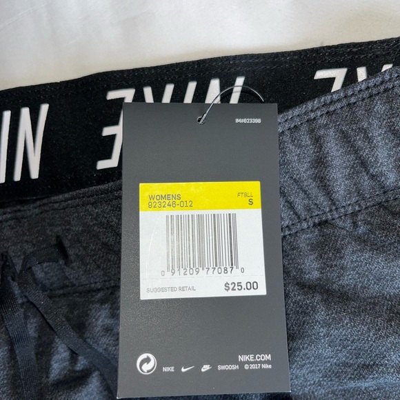 Nike dry fit shorts - Picture 4 of 5